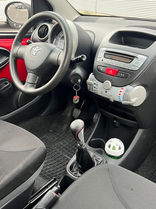 Vand Toyota Aygo 1.0 Benzina 2014 Euro 5 Consum 5 impecabila urgent
