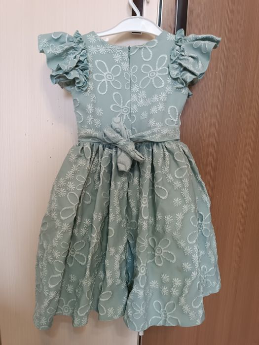 Продам платье для девочки