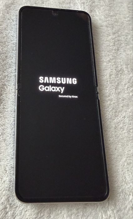 Samsung Z flip 6  128 gb