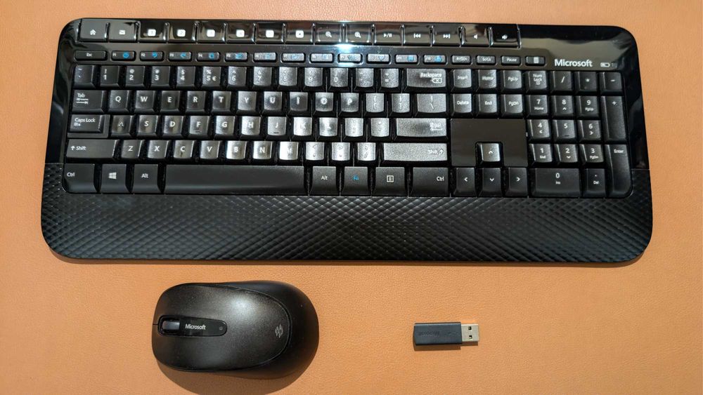 Set tastatură & mouse Microsoft Wireless 2000