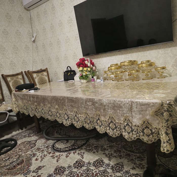 Продается Стол с 8 стульями!