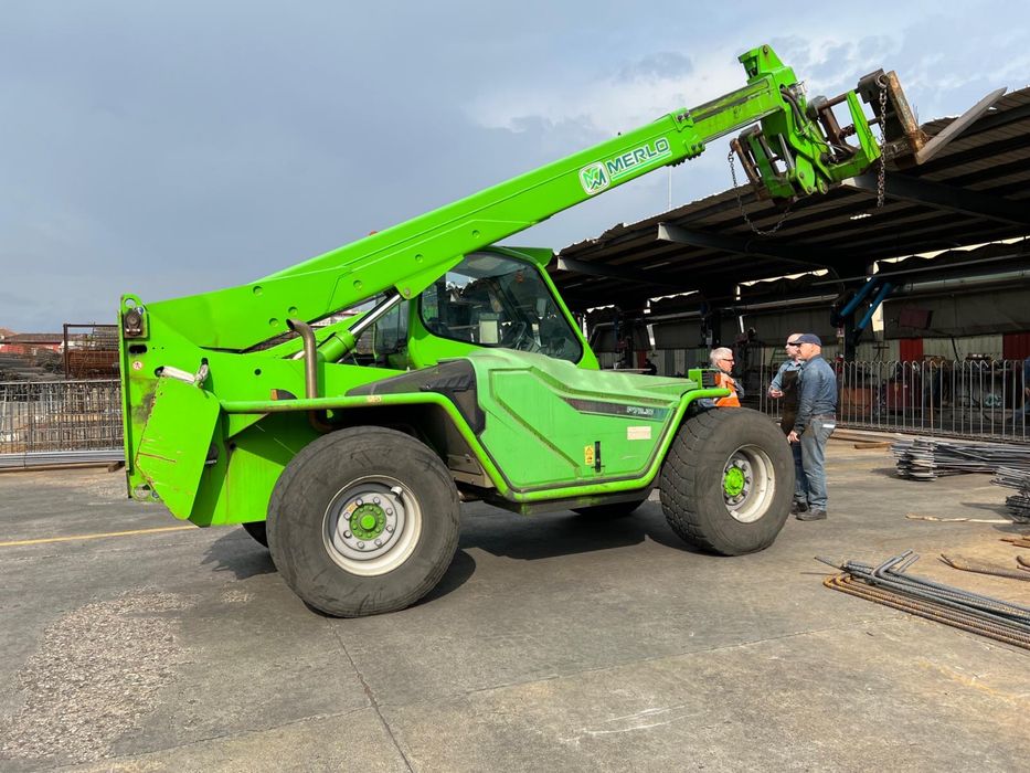 Încărcător telescopic Merlo