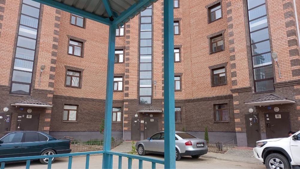 Сдам на долгий срок 3 комн кв , 160000+за коммунальные  услуги