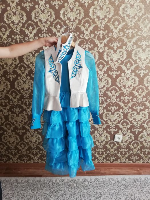 Продам казакское платья на 10-11 лет