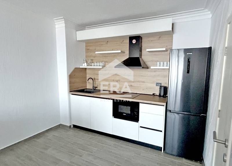 Двустаен апартамент до Гранд хотел Поморие в нова луксозна сграда .