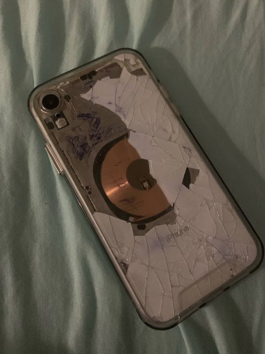 Продам три телефона