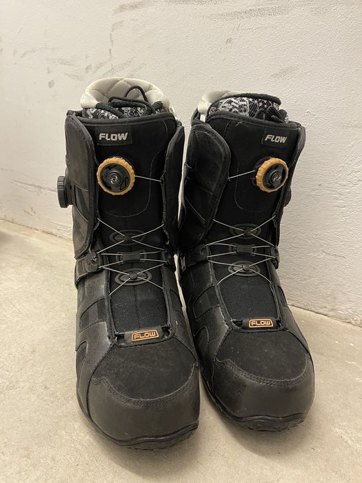 Vand boots si legaturi placa snowboard