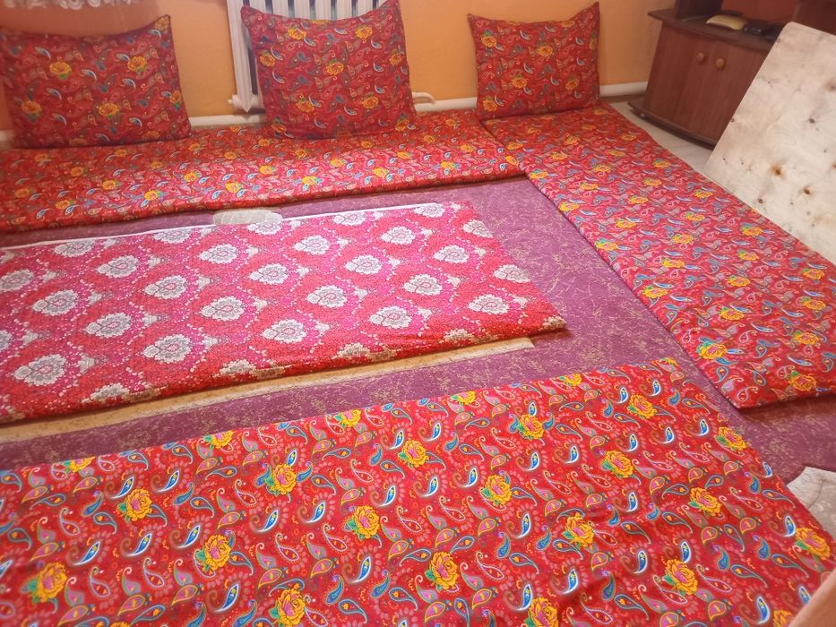 Продам корпешки большие  подушки