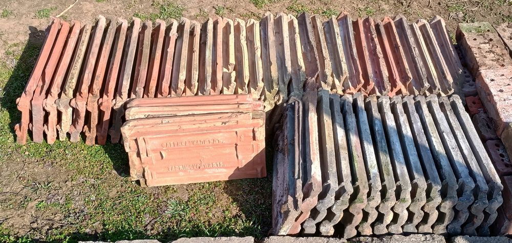 Бетонни Диреци Колове. Тухли Единички. Цигли