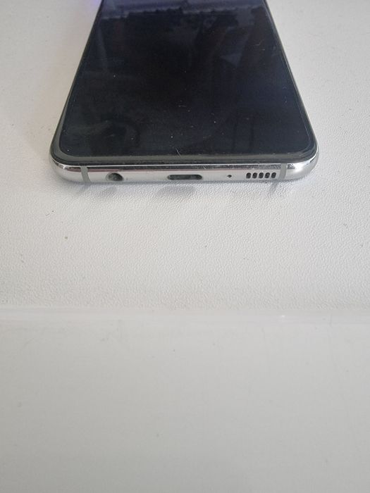 Samsung  S 10 e  като нов