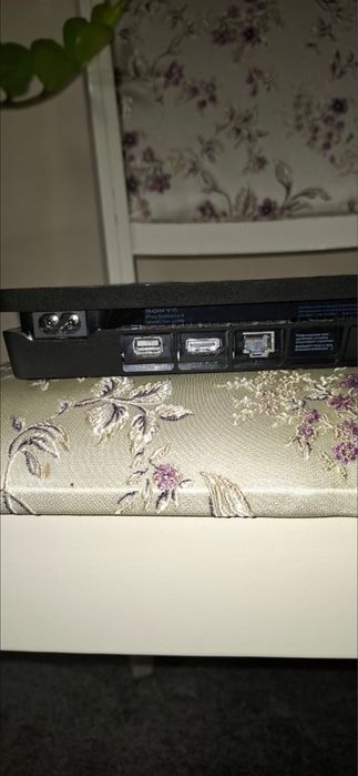 Ps 4 Slim на 1тб с играми и джостиком