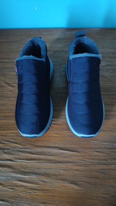 Vând ghete impermeabile și îmblănite