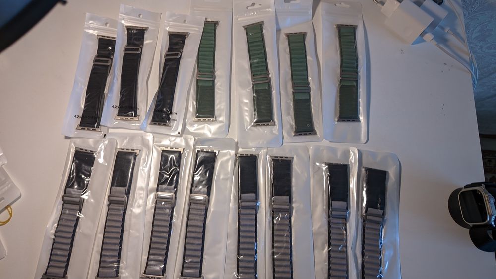 продам ремешки от apple watch