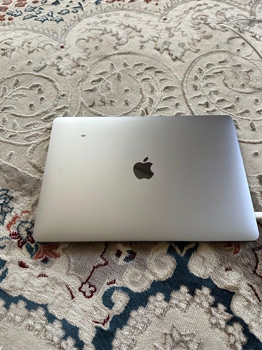 Iphone MacBook Air M1 2020