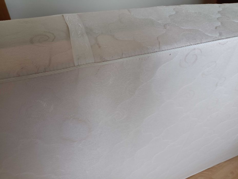 Матрас в хорошем состоянии