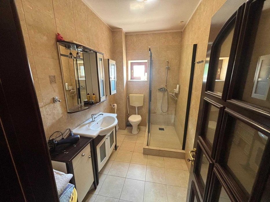 Ofer spre inchiriere apartament 3 camere la casa