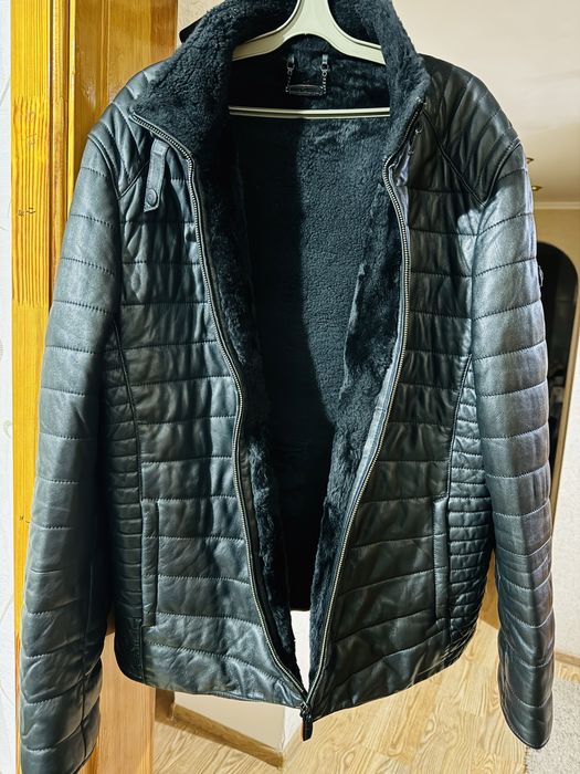 Продам зимную куртку