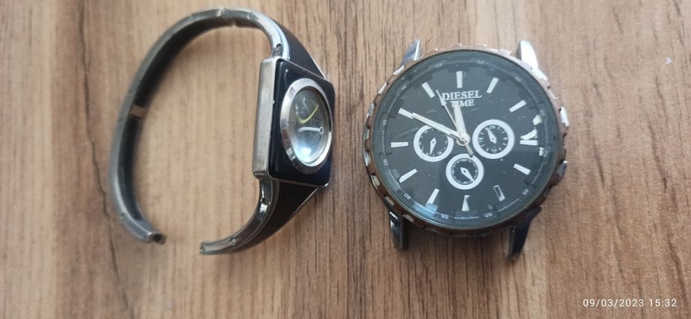 Часовници. . . . . .