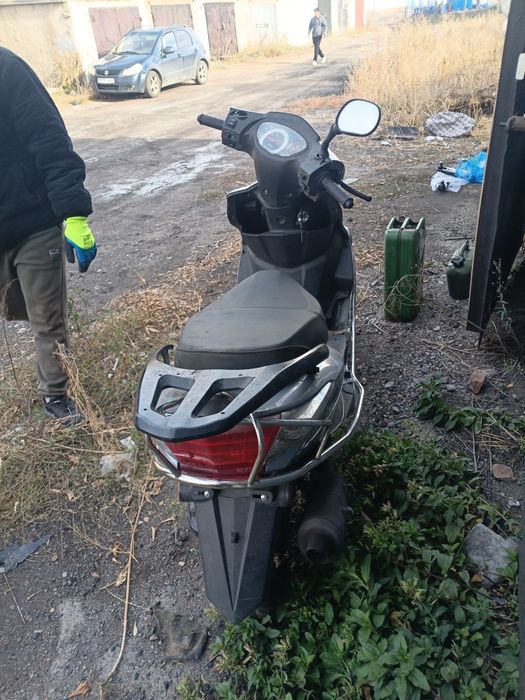 Продам скутер LI YA m8