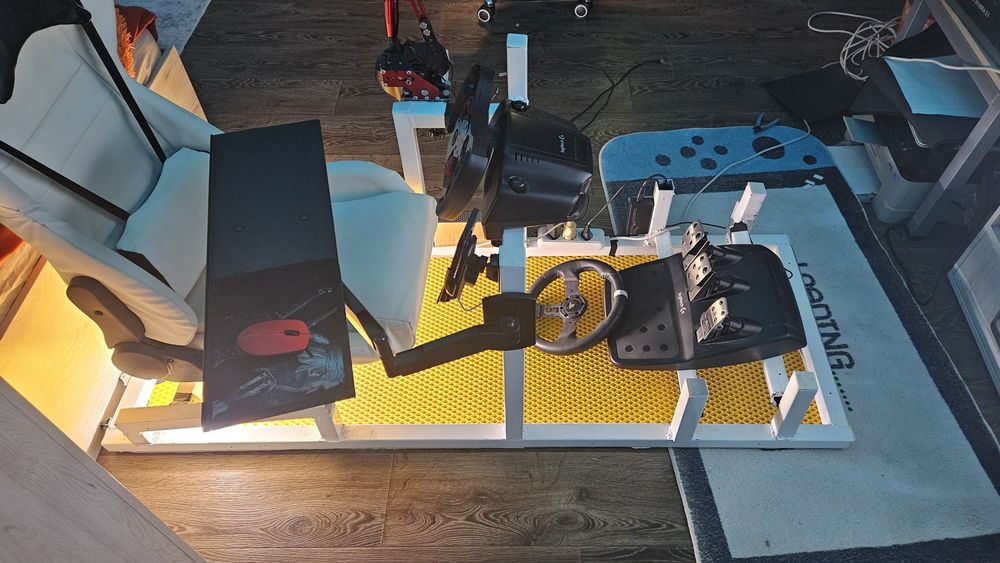 Кокпит для сим рейсинга на базе logitech g29