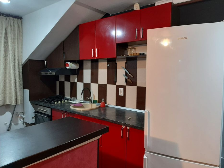 Închiriez apartament
