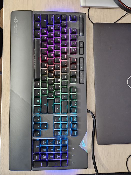 Tastatura gaming mecanica Asus Rog strix flare