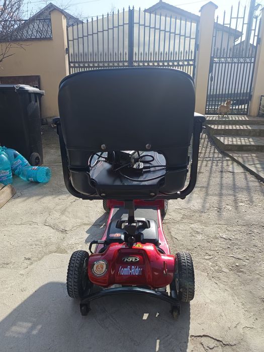 Vând Scuter Cărucior Electric pentru persoane cu dizabilități