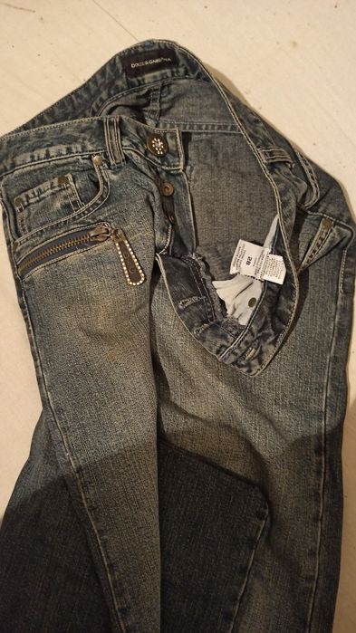 Продам женские джинсы