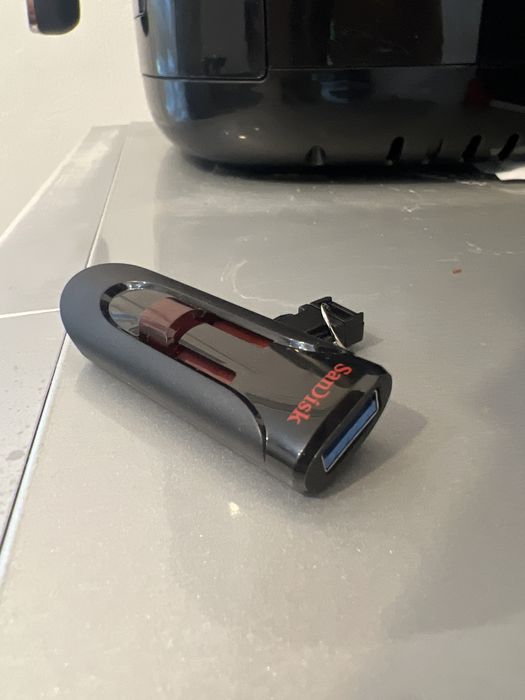 Продам USB SanDisk 3.0 32 Gb