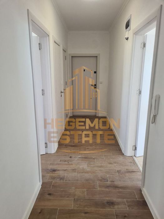 Продава се Четиристаен апартамент в Варна, Възраждане 2 - 90 кв.м за 1999 €/кв.м - Снимка #11