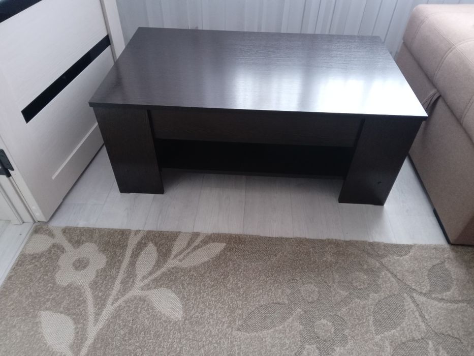 Журнальный столик