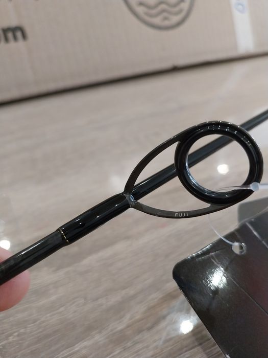 Спининг въдица black hole