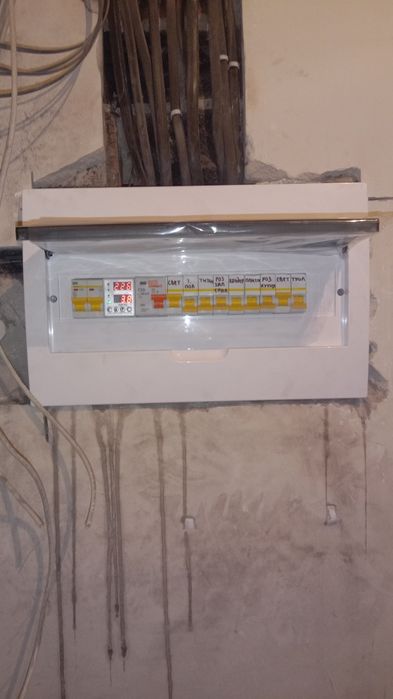 Услуги электрика.