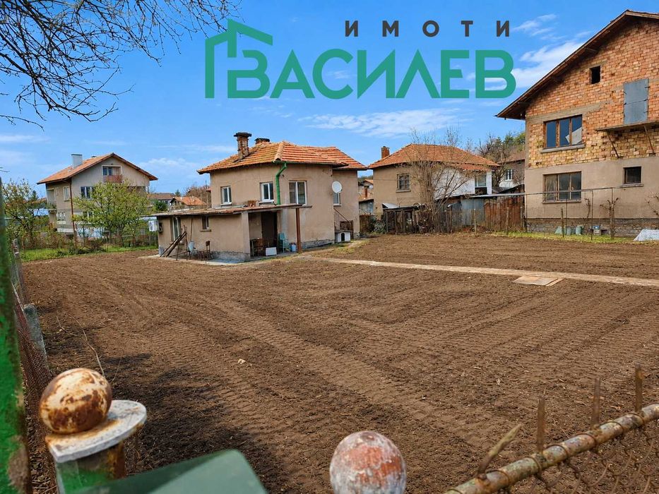 Продава КЪЩА област Перник, с. Студена