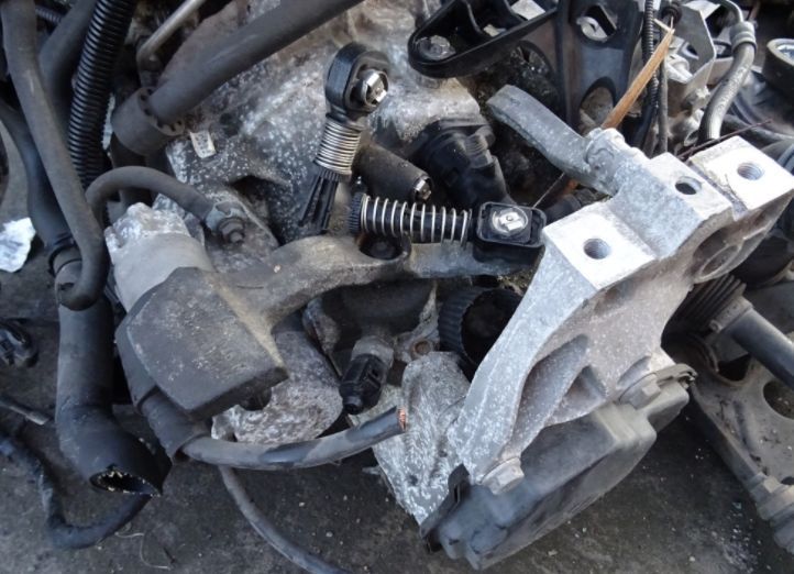 Vand Cutie de Viteza Volkswagen Caddy 1.9TDI BLS