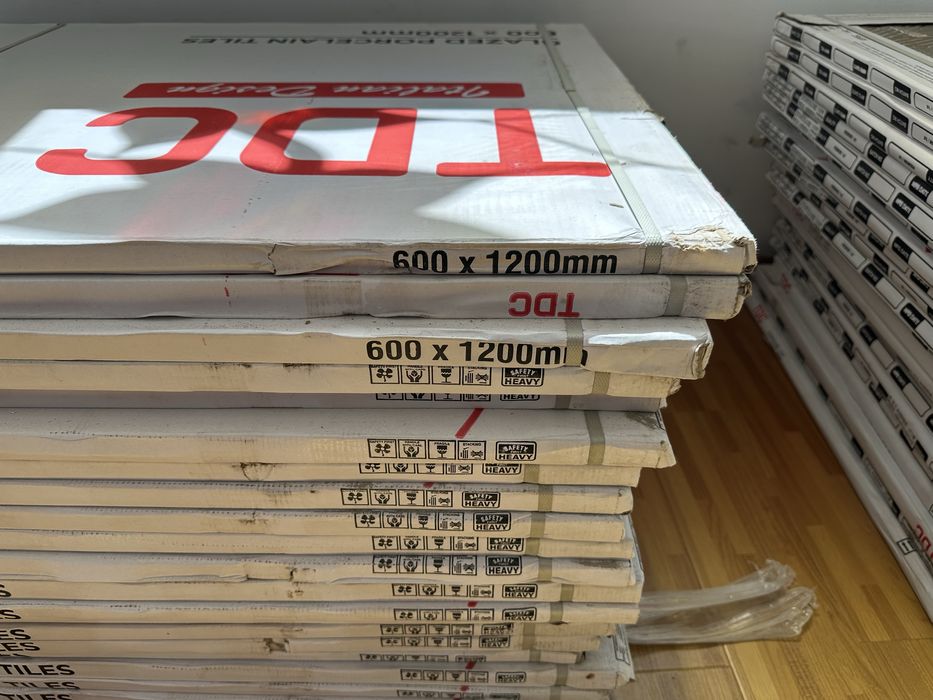 60 mp Gresie Alba cu insertii 120*60