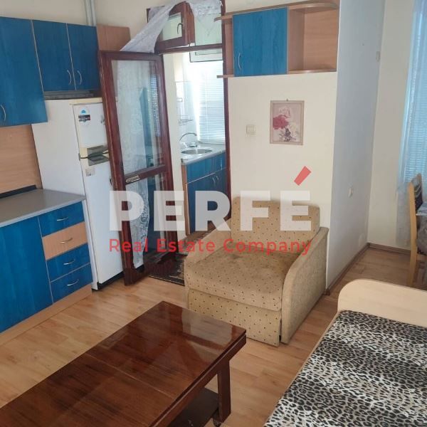 Дава се под наем Двустаен апартамент в Бургас, Славейков - 55 кв.м за 367.2 € - Снимка #2