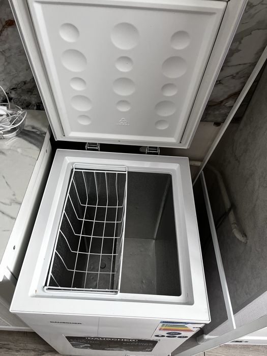 Продам морозильную камеру