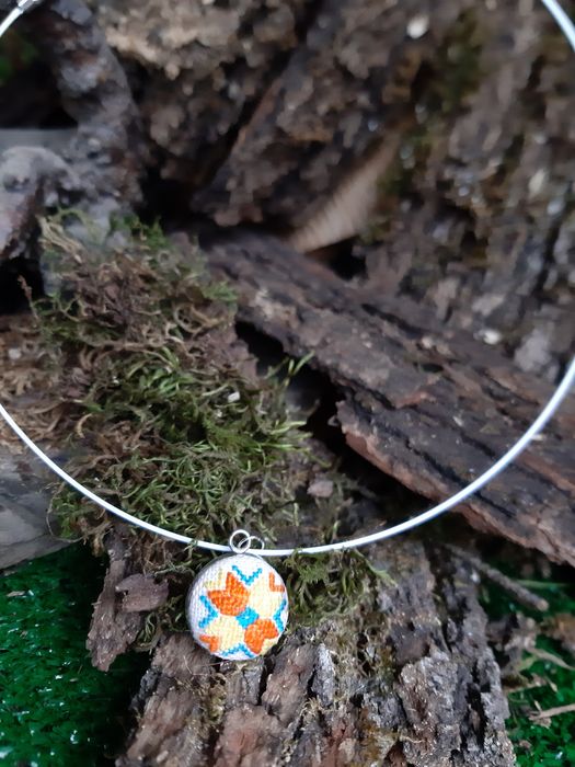 Бижута с ръчна бродерия