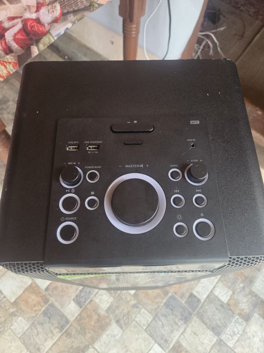 Vând boxa party box