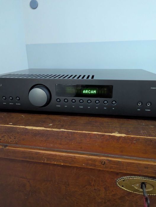Усилвател Arcam FMJ A29, отлично състояние
