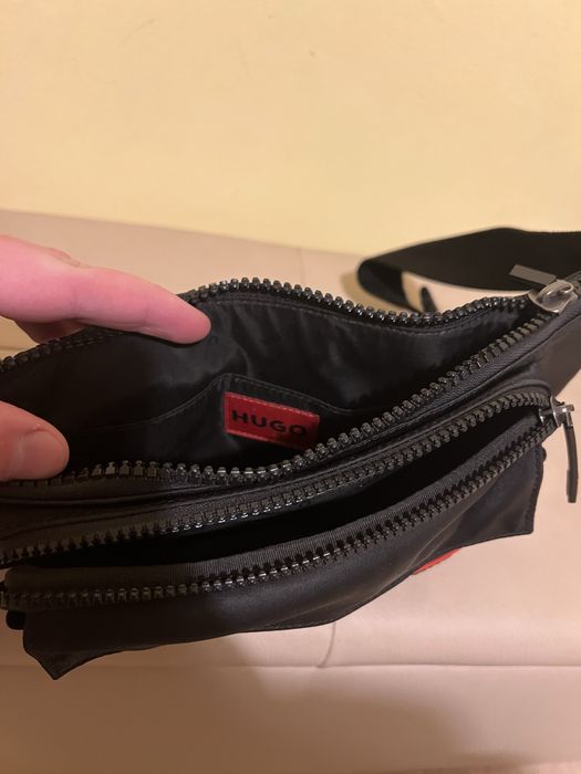 Hugo Мъжка чантичка