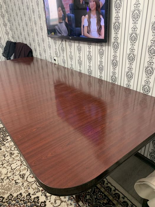 стол  для гостиной