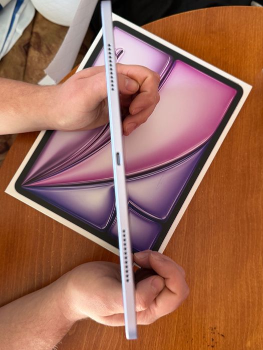 iPad Air 13 m3 като нов