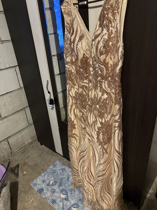 Vand tot ce se vede in poze