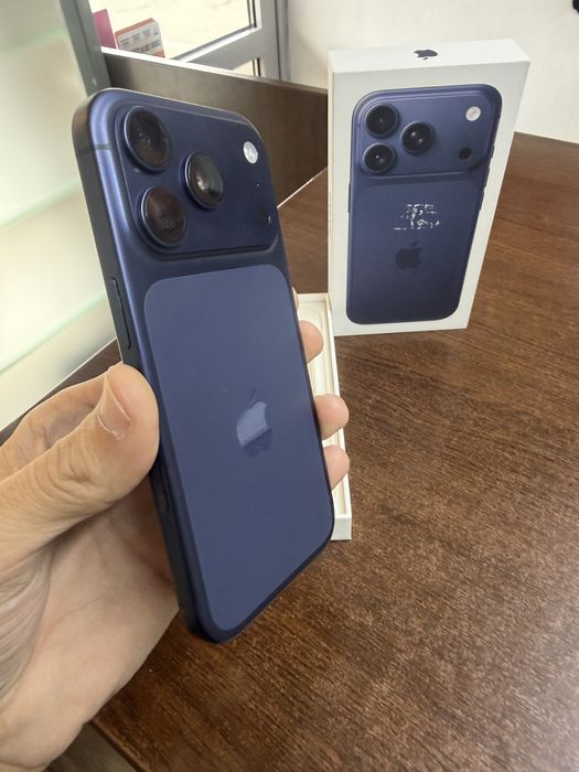 Vand Iphone 17 Pro 256Gb Deep Blue Full box impecabil