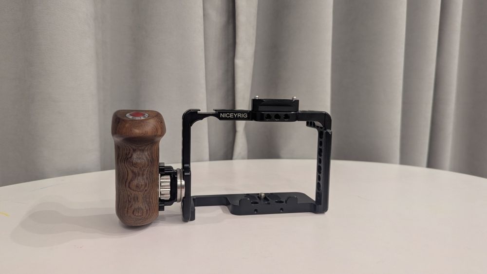 Продам Sony A 7III KIT с китовым объективом