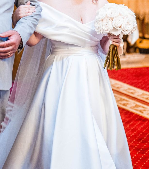 Rochie de mireasa din tafta