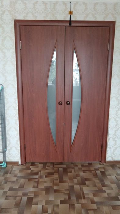 Продадим б/у двери
