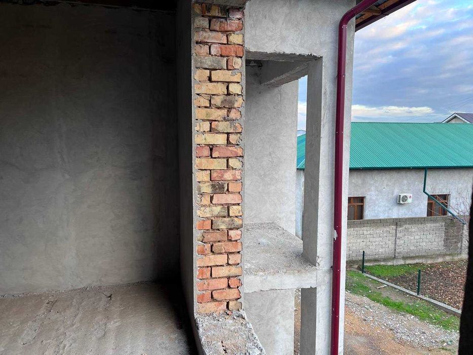 Продам участок 2- соток с новым домом, коробка